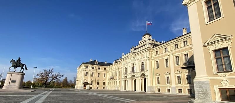 Петербург. Пётр. От первого камня до небоскрёба: октябрь - апрель